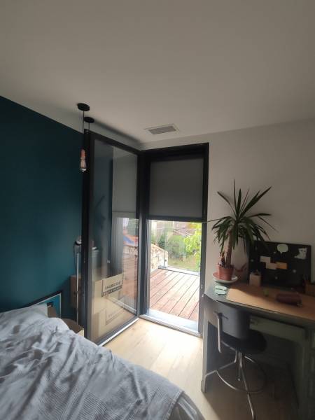 Stores ZIP électrique avec toile occultante