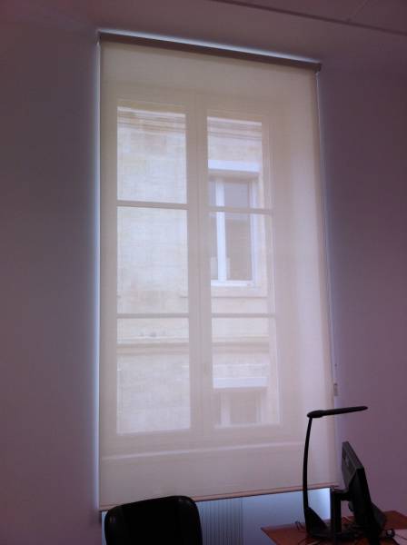 Quelle entreprise choisir pour faire installer des stores enrouleurs chez moi